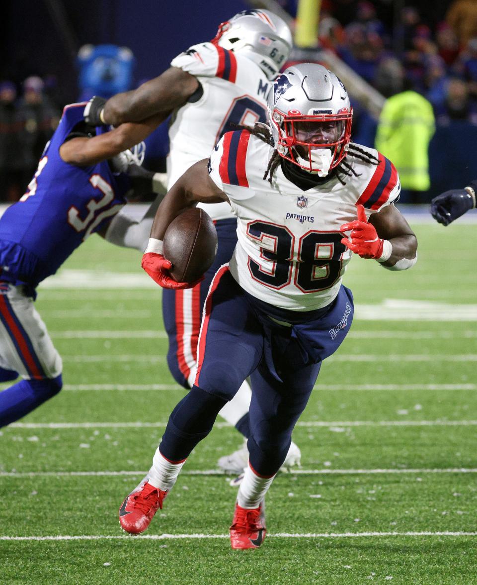 Patriots running back Rhamondre Stevenson rushed for 78 yards in a 14-10 win over the Bills. 