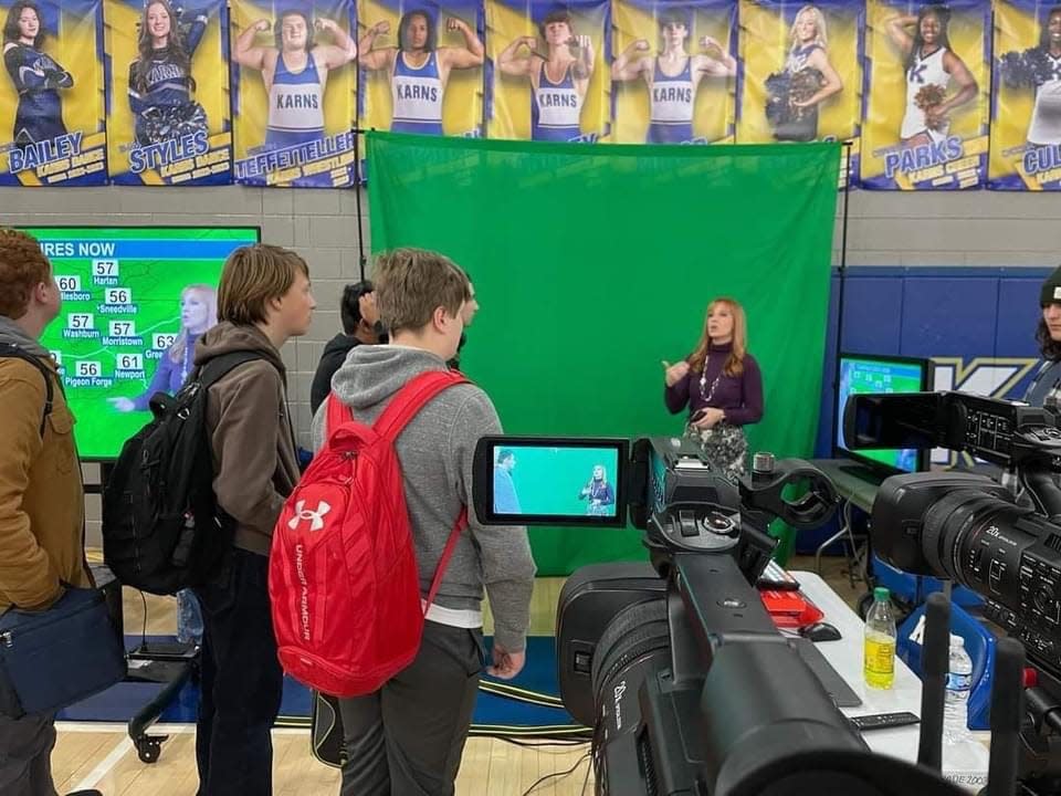 WVLT Chief Meteorologist Heather Haley explains how a green screen is used at a Career Pathways Fair at Karns High School, Jan. 26, 2023.