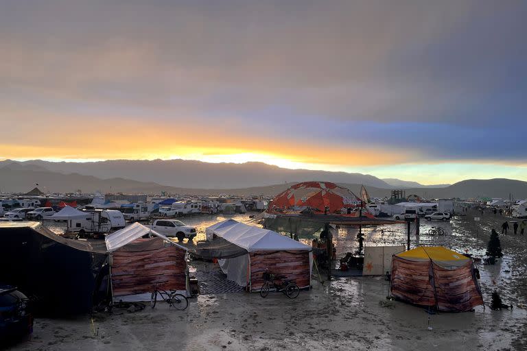 Miles de personas varadas en el festival Burning Man