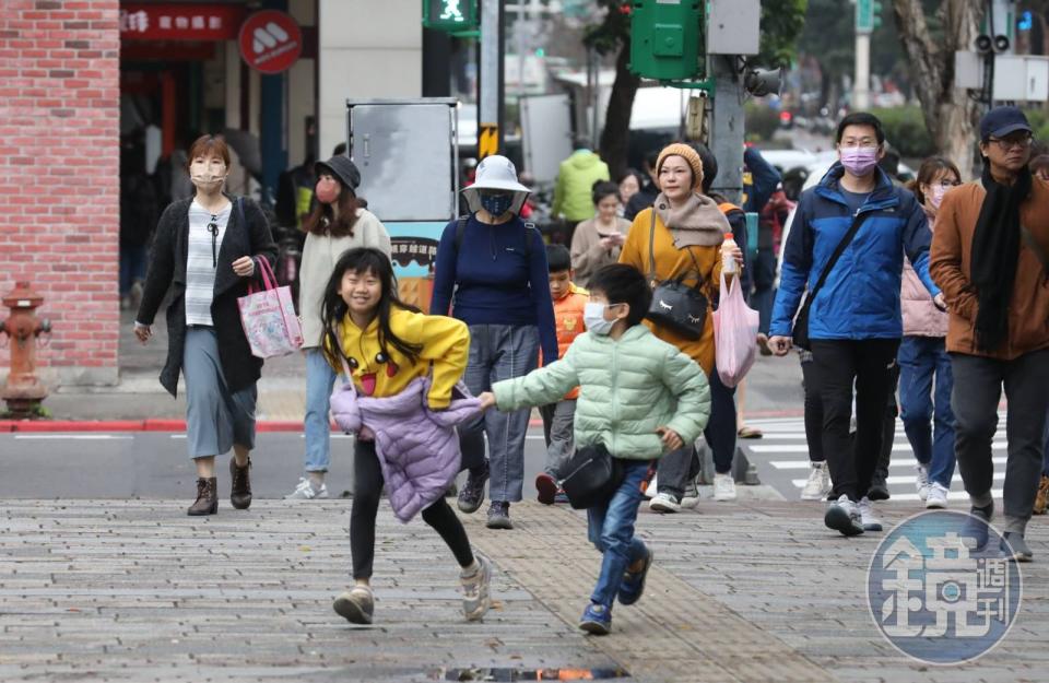 冷氣團發威北北基低溫特報，大台北及基隆地區有局部低於10度的低溫。