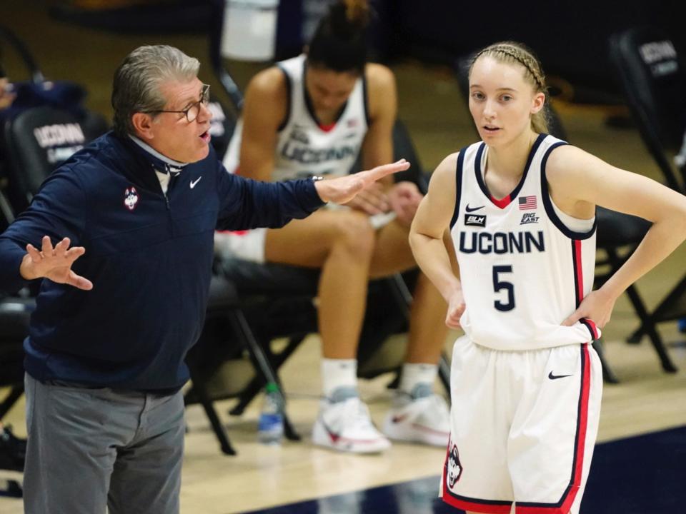 paige bueckers geno auriemma