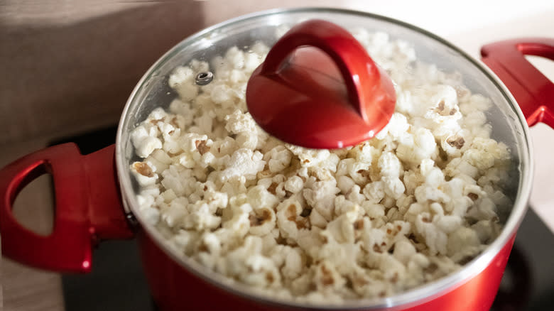 popcorn in red pot