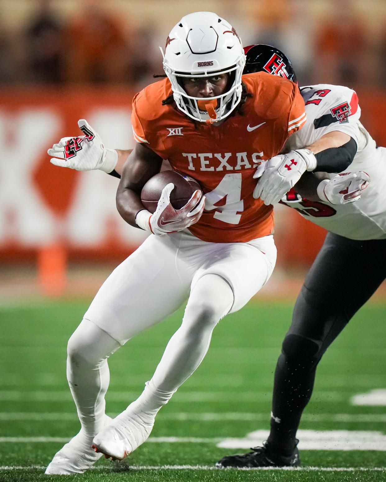 Texas running back CJ Baxter is expected to return from a hip pointer Saturday.