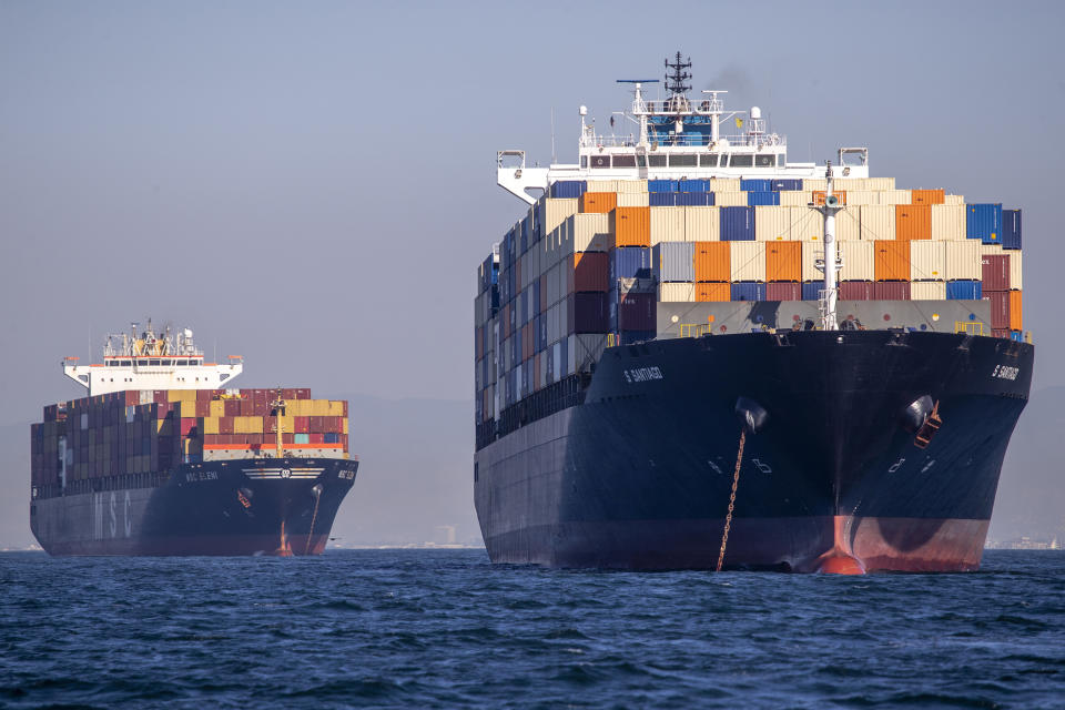 Ships waiting to be unloaded (Allen J. Schaben / Los Angeles Times via Getty Images file)