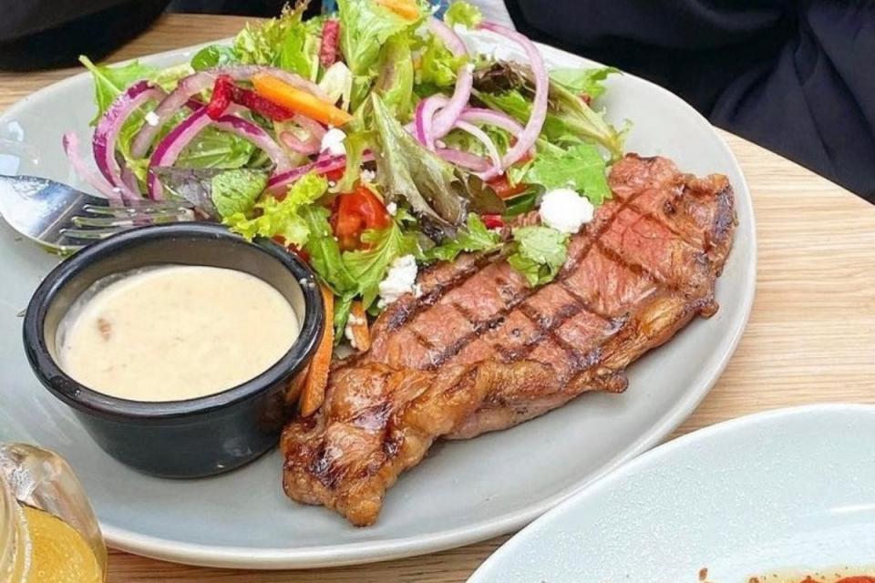 Steak with salad at Rashay (Photo: Rashays)