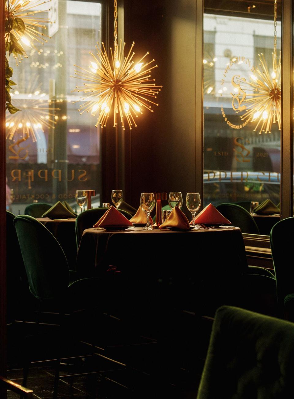 A front window table at Supper Club on 2nd in Downtown Memphis.