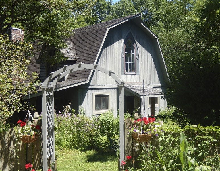 Libbe O’Connor’s personal home on the grounds of their business, Willowfield Lavender Farm, is a labor of love and a work of art. They have collected and recycled countless items of history and value to make their home a place of light and comfort.