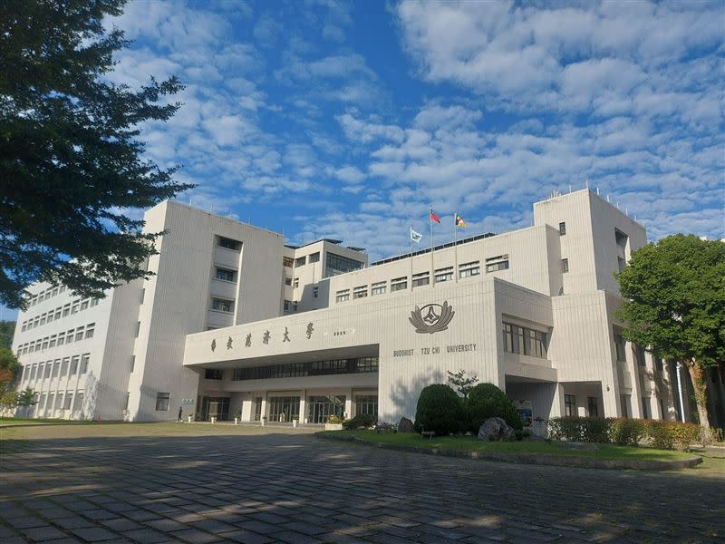慈大醫學院再添生力軍，東台灣唯一藥學系今年首招。（圖／慈濟大學提供）