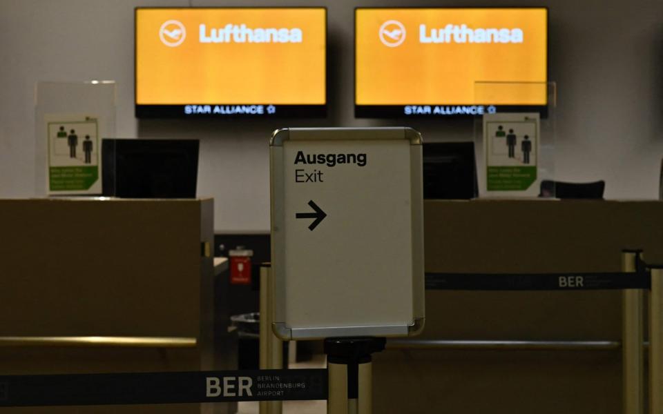 Lufthansa strike travel chaos - Tobias SCHWARZ / AFP