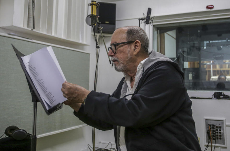 El músico cubano Silvio Rodríguez, durante una entrevista con The Associated Press en La Habana, Cuba, el 6 de junio de 2024. Su nuevo disco, "Quería saber", incluye 11 canciones escritas entre 2019 y 2023, algunas de las cuales muestran su descontento por el rumbo que está tomando su país. (AP Foto/Ariel Ley)