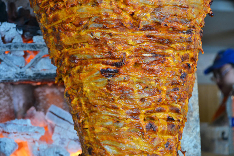 trompo de pastor horno de carbón tacos El Tizoncito