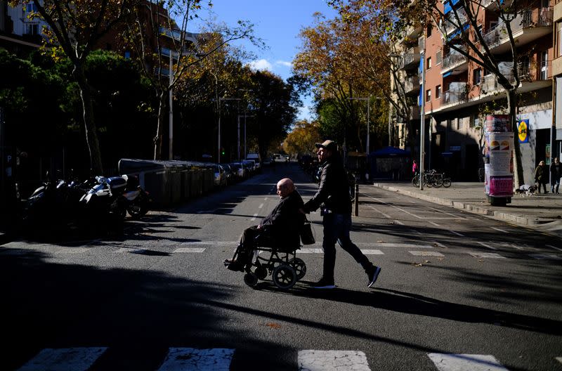 The Wider Image: High power prices drive some patients in Spain into poverty