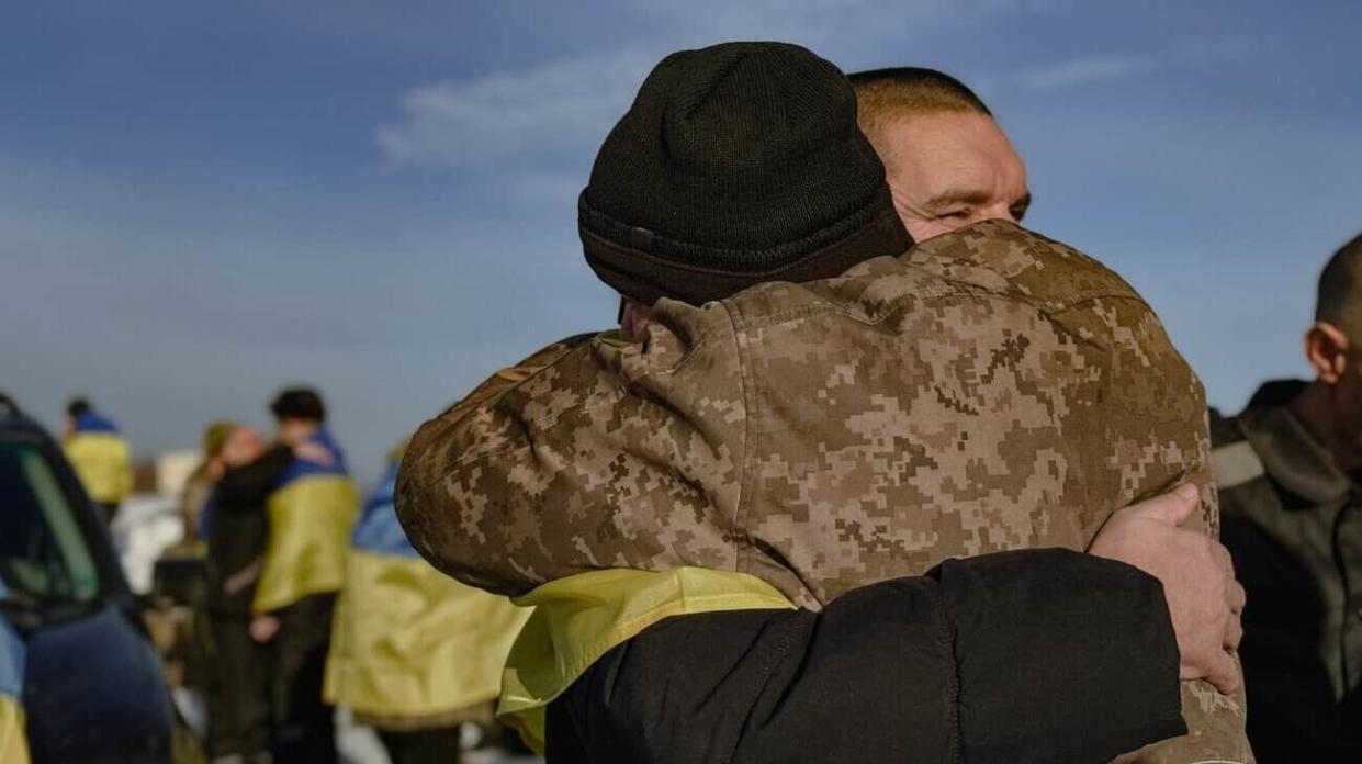 On 31 January, Ukraine brought back 207 soldiers from Russian captivity, including an Azovstal defender whose family died in a Russian strike on Dnipro. Photo: Coordination Headquarters for the Treatment of Prisoners of War on Telegram