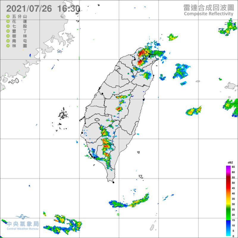 ▲受西南風影響，氣象局發布南高屏３縣市大雨特報。（圖／氣象局）