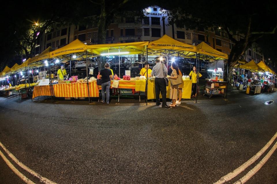 Since moving to the present location, business has improved significantly for most of the hawkers at the ‘pasar malam.’ — Picture by Hari Anggara