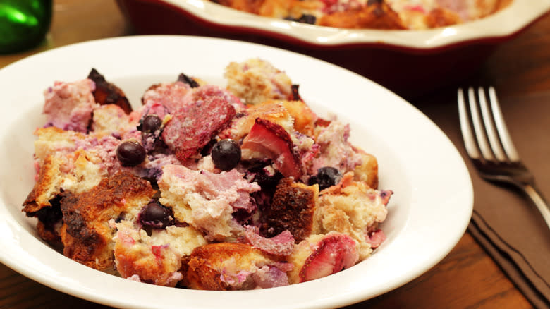 bread pudding with berries