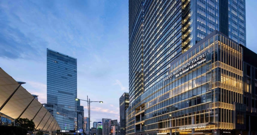 東京中城八重洲結合了購物中心、日本第一間寶格麗飯店，還有日本最大巴士轉運站。（圖／© 2023 Mitsui Fudosan Co., Ltd.提供）