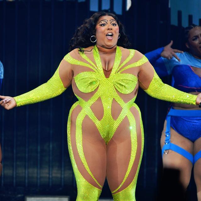 Lizzo Shows Inspiring Self-Love in New Video: “I Am the Beauty  Standard—Catch Up”