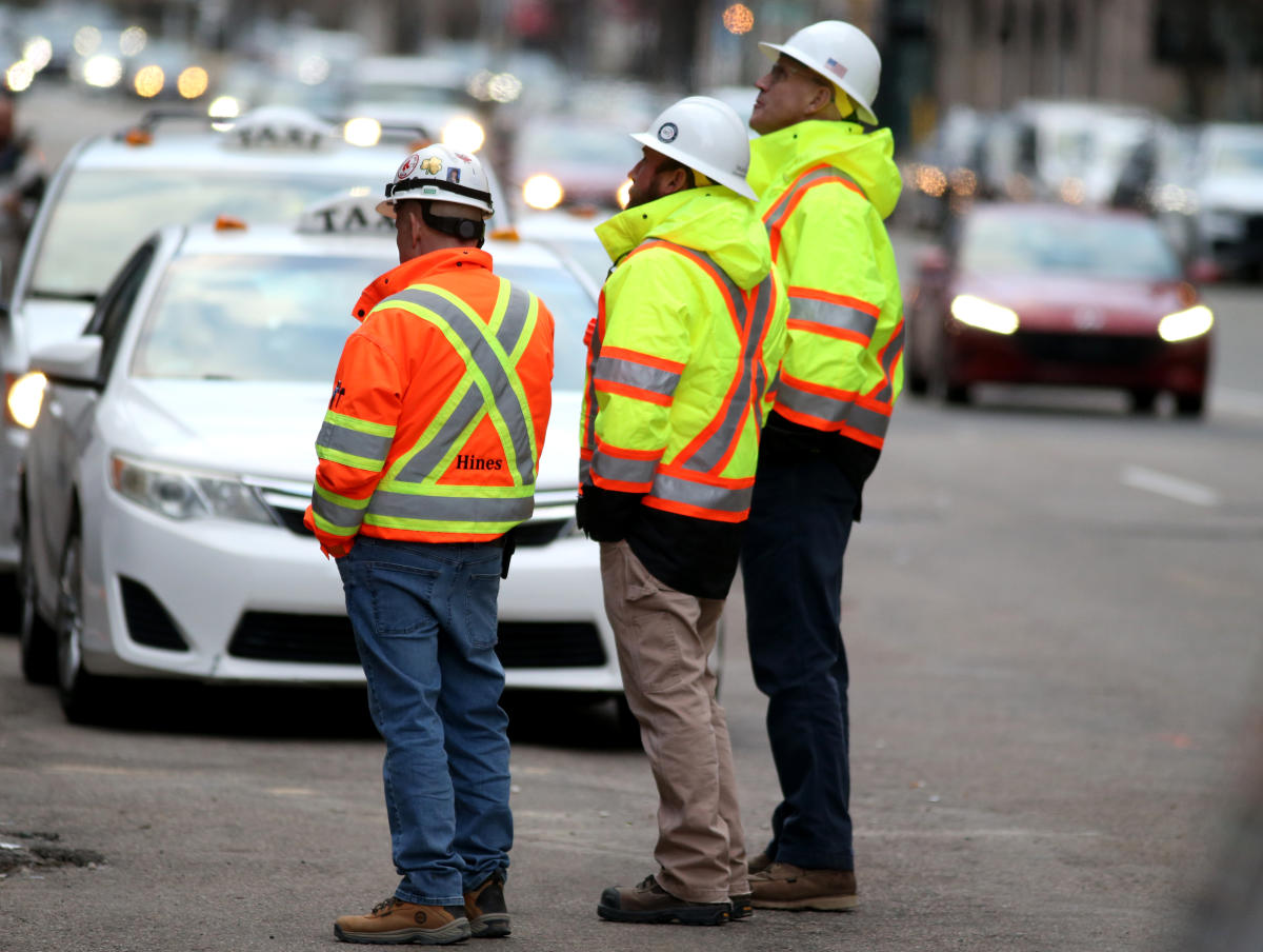 Photo of Die US-Wirtschaft schafft 303.000 Arbeitsplätze, die Arbeitslosigkeit sinkt im März auf 3,8 %, da der Arbeitsmarkt weiterhin beeindruckend ist