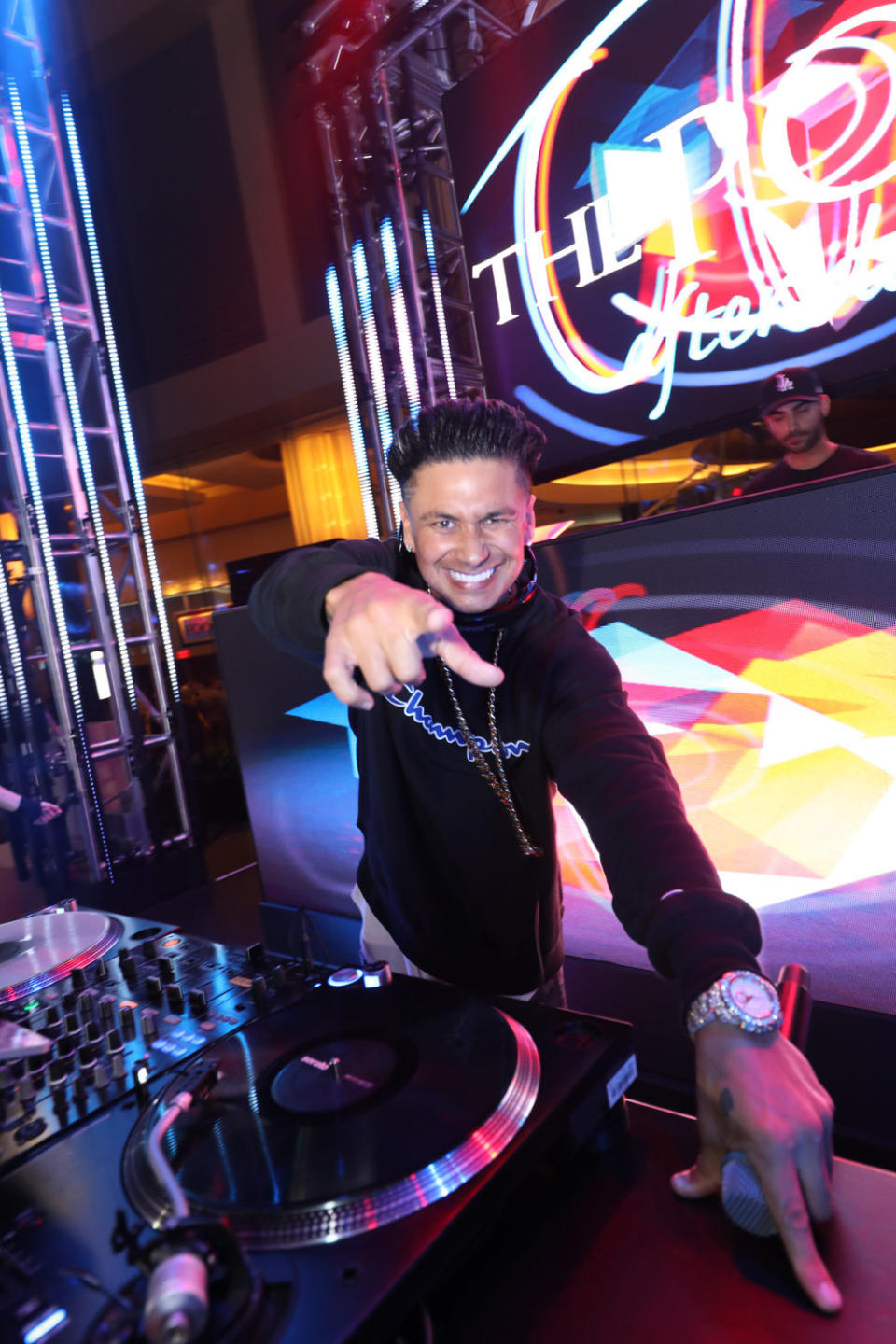 DJ Pauly D kicks off his 2017 residency at the Pool After Dark at Harrah's Resort Atlantic City.&nbsp;