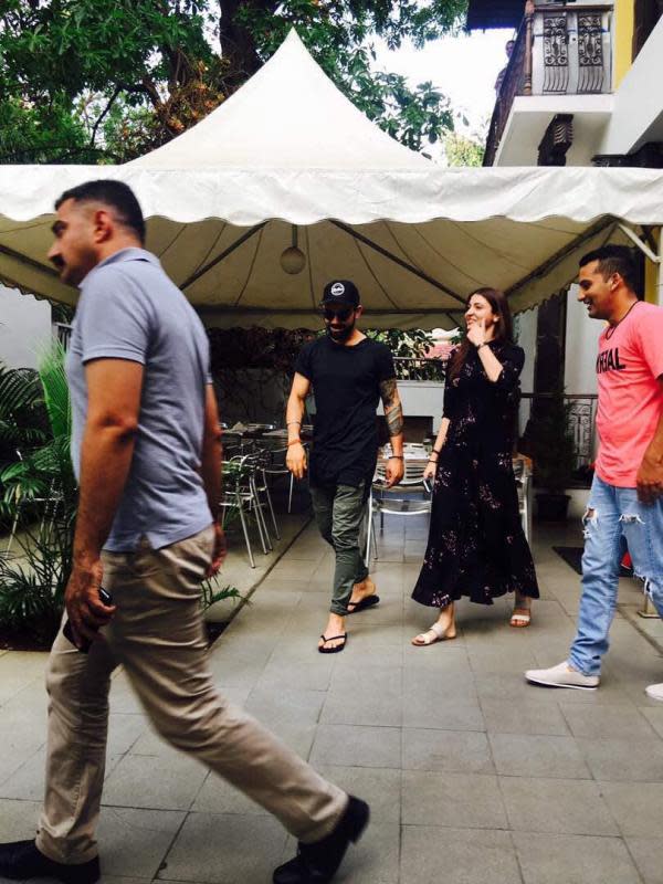 Virat Kohli And Anushka With Porn - Virat Kohli and Anushka Sharma spotted on a lunch date in Bengaluru