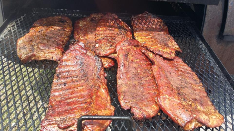 The Jones Old School BBQ food truck in Port St. Lucie specializes in fall-off-the-bone spare ribs.