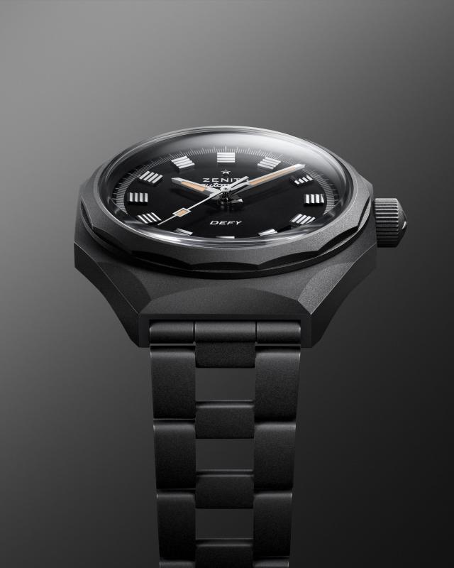 Watch Defy Skyline Black Ceramic