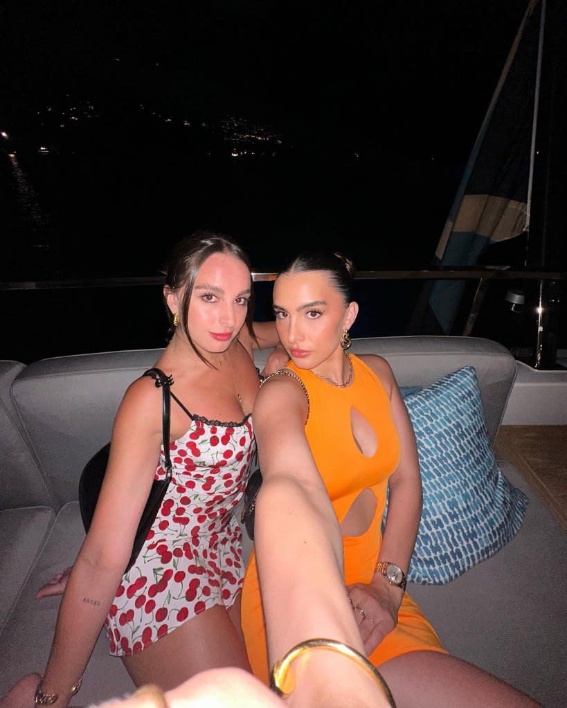 Kyle Richards and Mauricio Umansky Vacation With Daughters in Italy 2