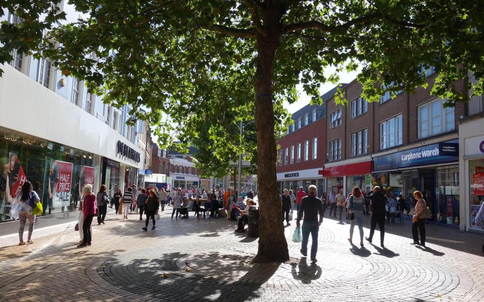 Chelmsford town centre costa coffee shop - Gill Harle / Alamy Stock Photo