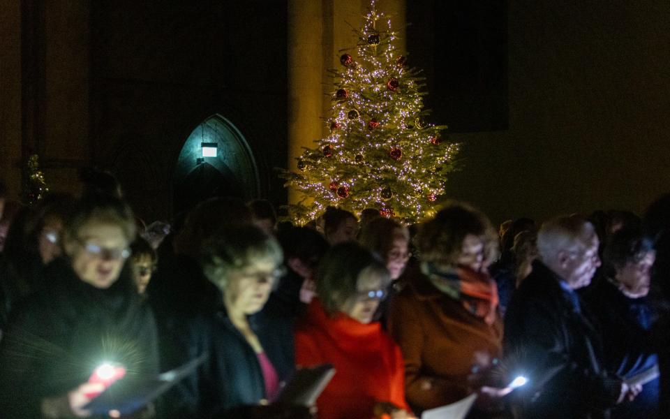 Let there be light: the service resumes with the aid of mobile phones