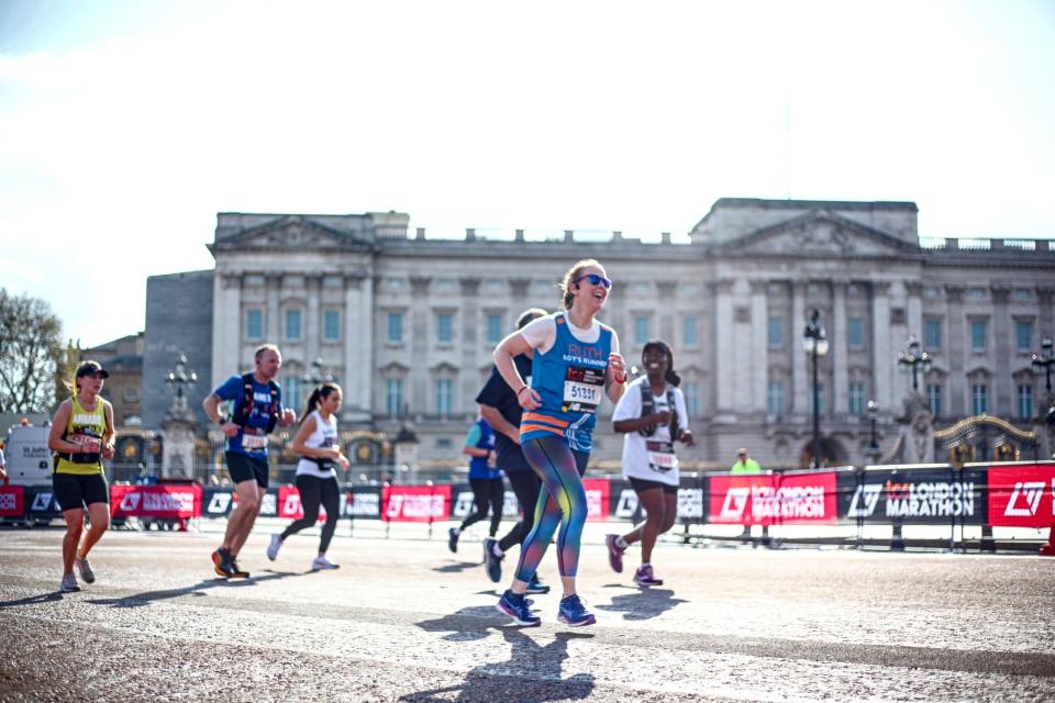 Ruth Chappell running past Buckingham Palace in last year's London Marathon. (Supplied)