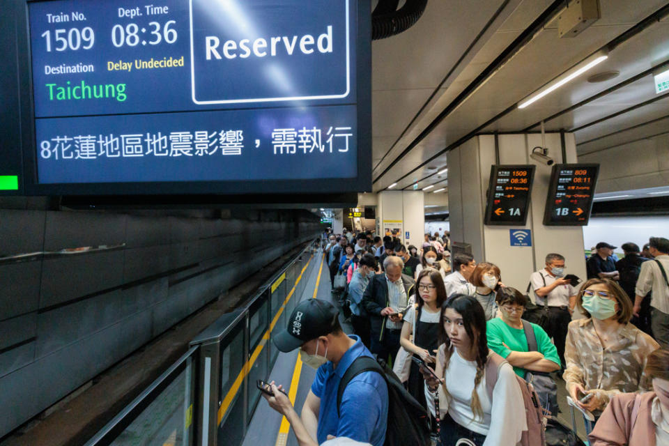 台灣東部海域3日早上07:58發生規模7.2有感地震，台灣高鐵一度宣布全線停駛。（資料照片/郭吉銓攝）