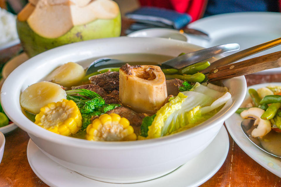 菲律賓牛肉湯（Image Source : Getty Creative/iStockphoto）