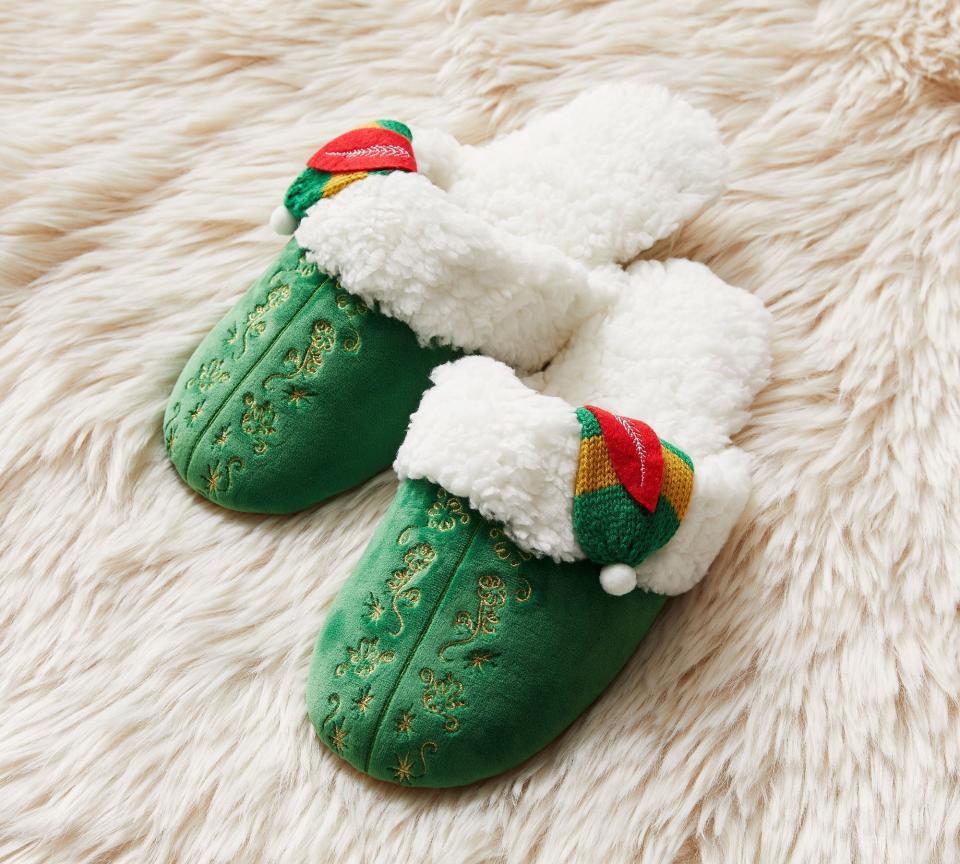 <p><a href="https://go.redirectingat.com?id=74968X1596630&url=https%3A%2F%2Fwww.potterybarn.com%2Fproducts%2Felf-slippers%2F%3Fpkey%3Dcelf-shop&sref=https%3A%2F%2Fwww.thepioneerwoman.com%2Fjust-for-fun%2Fg45588797%2Fpottery-barn-elf-collection%2F" rel="nofollow noopener" target="_blank" data-ylk="slk:Shop Now;elm:context_link;itc:0;sec:content-canvas" class="link ">Shop Now</a></p><p>Elf Slippers</p><p>$39.50</p>