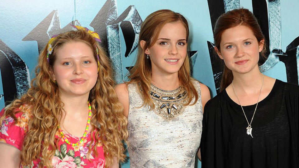  (L-R) Jessie Cave, Emma Watson and Bonnie Wright pose during the photocall of 'Harry Potter and the Half-Blood Prince', at Claridge's Hotel on July 6, 2009 in London, England.