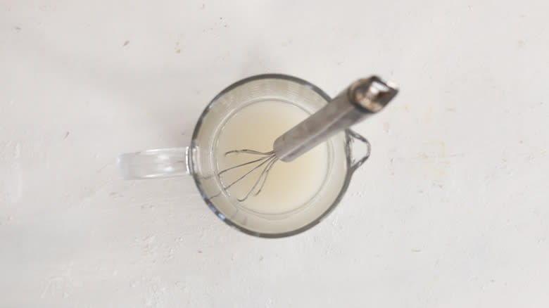 gelatin in a measuring cup