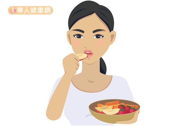 進食中若能仔細嚼咬的人，透過少量食物就能達到飽足感，所以吃進去的食物量會減少。
