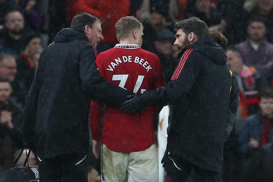 Donny van de Beek has delivered a positive injury update (Manchester United via Getty Imag)