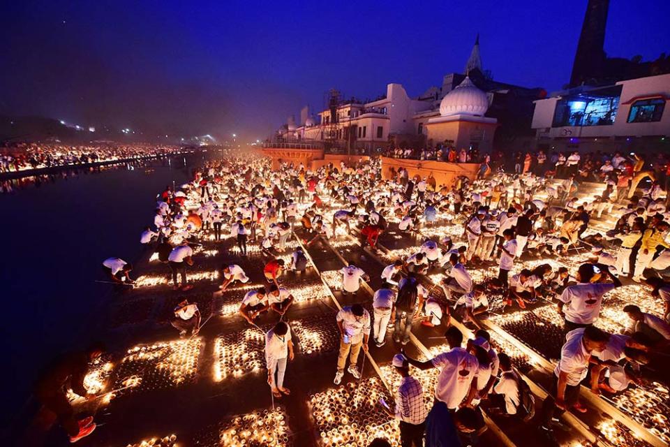 阿約提亞排燈節（Photo by SANJAY KANOJIA / AFP, Image Source : Getty Editorial）