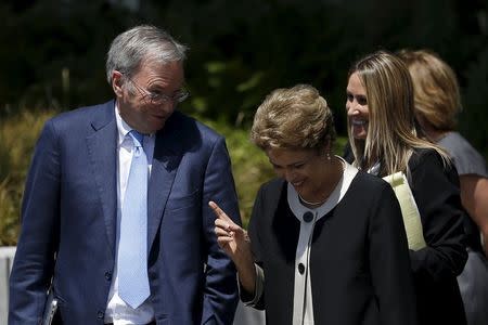 Google Executive Chairman Eric Schmidt (L) converses with Brazil President Dilma Rousseff during her visit at Google headquarters in Mountain View, California July 1, 2015. REUTERS/Stephen Lam