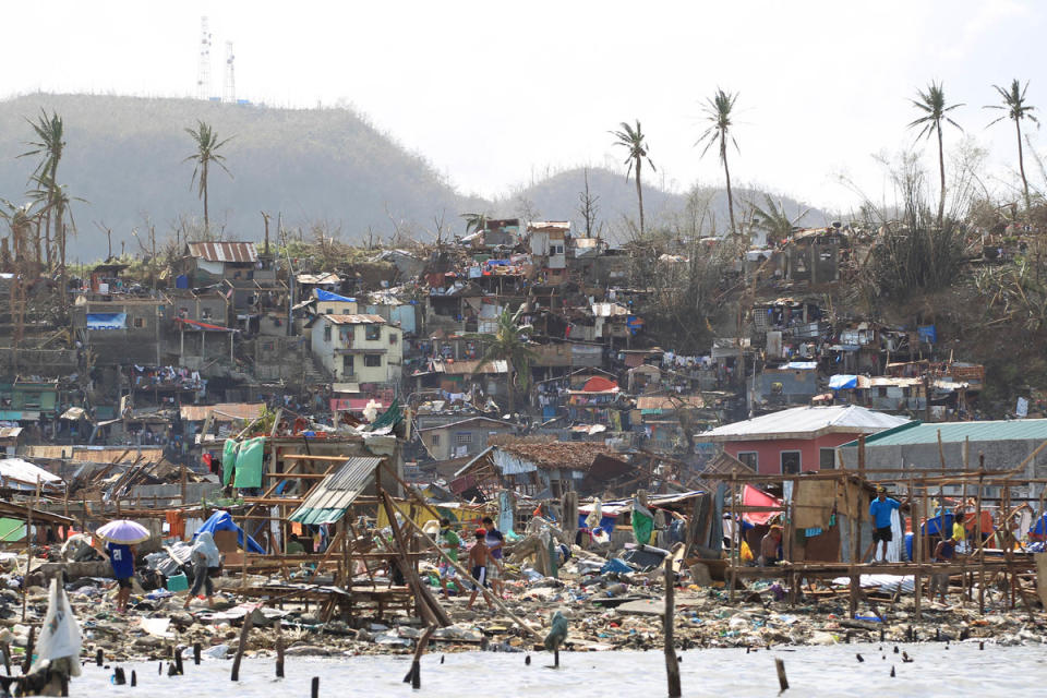 超強熱帶氣旋「海燕」登陸菲律賓，造成6,300人死亡、數百萬人受災。