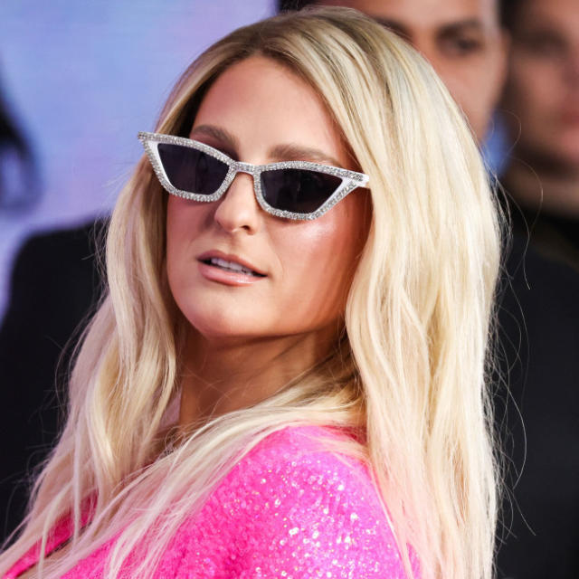 Kris Jenner goes blond for Meghan Trainor's new 'Mother' video