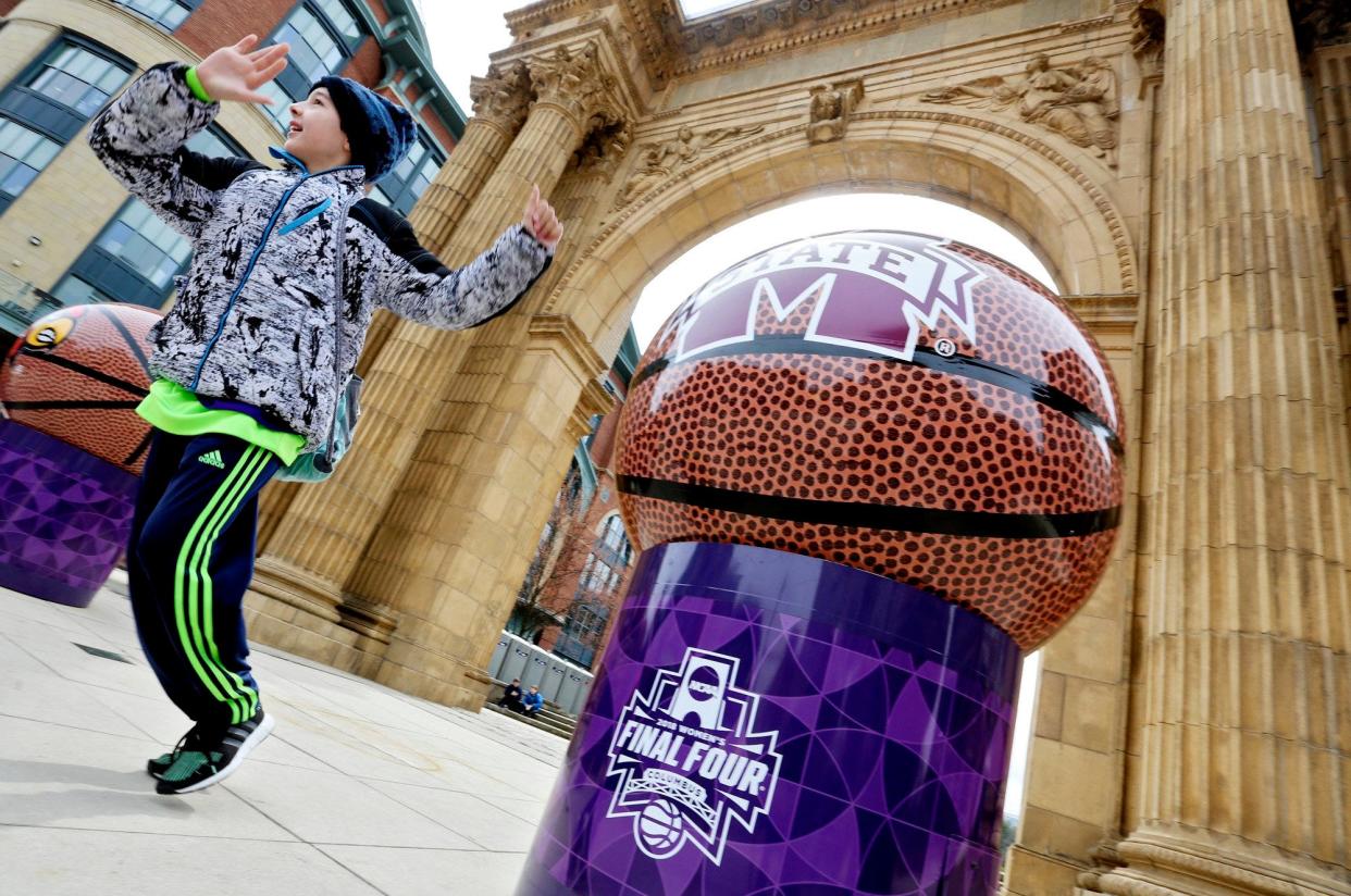 Union Station Arch at McFerson Commons was the stage for a photo opportunity when Columbus hosted the NCAA Women's Final Four in March 2018.