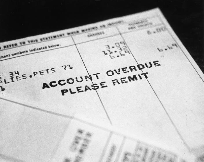 The overdue invoice states: Your account has expired. Please send money. 