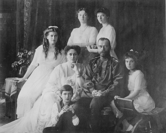 RUSSIA - CIRCA 1910:  Tsar Nicholas and Alexandra Pose with third Children Before the Revolution  (Photo by Buyenlarge/Getty Images)