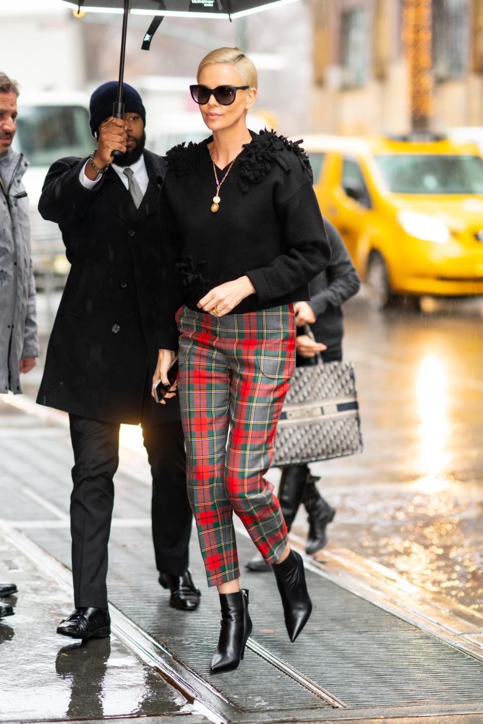 <h1 class="title">Celebrity Sightings In New York City - December 17, 2019</h1><cite class="credit">Gotham/Getty Images</cite>