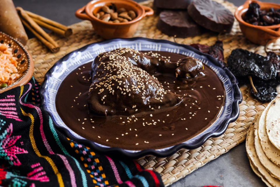 Ya viene la feria nacional del Mole 2023 en Milpa Alta, en Atocpan / Mole, platillos mexicanos tradicionales de octubre