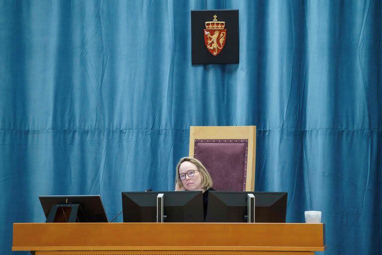 La jueza Birgitte Kolrud es fotografiada el primer día del juicio de Anders Behring Breivik