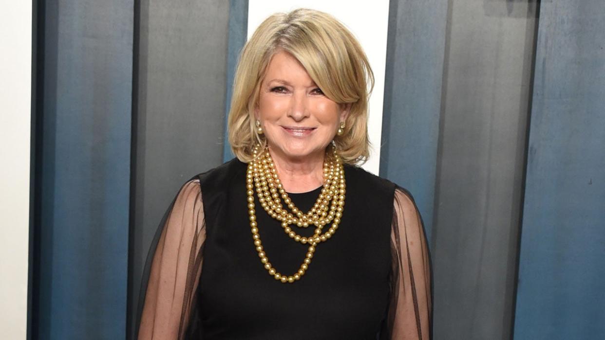 martha stewart at 2020 Vanity Fair Oscar Party