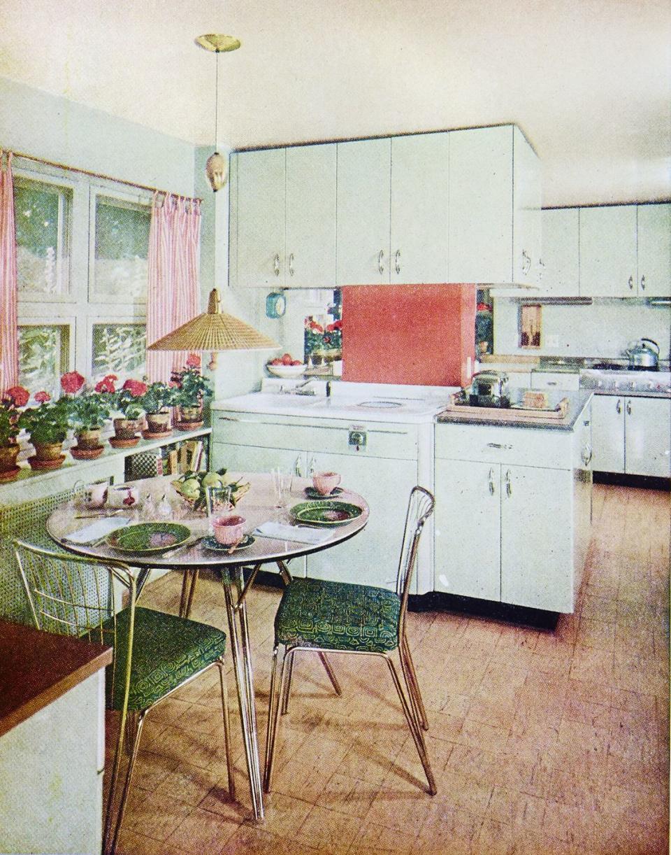 1951: Open Kitchens Take Hold